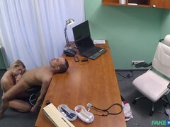 Aufs gesicht abspritzen, Handjob, Lecken, Krankenschwester, Pov, Muschi, Uniform, Spanner