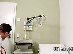 デカパイ, フェラチオ, 医者, ドイツ人, 淫乱熟女, 現実, 叫ぶ, 剃毛