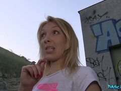 Leie, Blondine, Blasen, Besamung, Im freien, Pov, Öffentlich