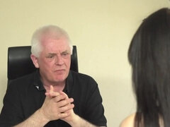 Grosser schwanz, Blasen, Braunhaarige, Arzt, Hundestellung, Grossvater, Schüchtern, Eng