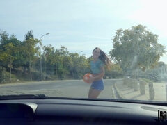 18 ans, Noire, Européenne, Masturbation, Seins naturels, De plein air, Cheveux courts, Fessée