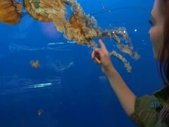 Amateur Emma Evins: A Couple's Day Ends with a Tub Blowjob