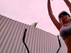 Grote kont, Sportzaal, Buiten, Slipje, Openbaar, Tiener