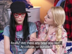 Tetas grandes, Morena, Universidad, Lesbiana, Lamidas, Madres para coger, Flaco, Hijo