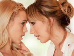 Puppe, Fingern, Lesbisch, Natürlichen titten, Rasiert, Dürr, Entkleiden, Jungendliche (18+)