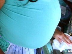 Nana, Gros seins, Brunette brune, Tir de sperme, Domestique, Naturelle, Plan cul à trois, Nénés