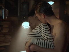 Большие сиськи, Минет, Семяизвержение, Собачьи, Секс без цензуры, Поцелуи, Крошечные, Тату