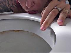 Schönheit, Grosse titten, Hd, Lesbisch, Nippel, Öffentlich, Tätowierung, Toilette