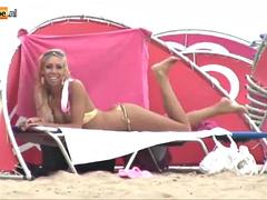 Leie, Strand, Grosser arsch, Blondine, Niederländisch, Interrassisch, Im freien, Titten