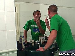 Salle de bains, Gros cul, Rondelette, Masturbation, Maman, Seins naturels, Chevaucher, Nénés