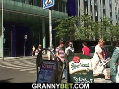 エロ熟女, イマラチオ, 熟年, 淫乱熟女, 馬乗り, 叫ぶ, 義母, パイ刷り