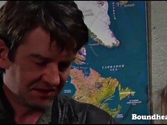 Grote mammen, Europees, Lesbisch, Meesteres, Natuurlijke tieten, Slaaf, Voorbinddildo, Tieten likken