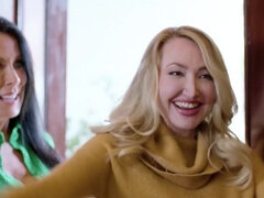 Большие сиськи, Брюнетки, Сидя на лице, Пальцем, Лесбиянка, Лизание, Мачеха, Молоденькие