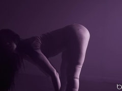 アメリカ人, 美女, チン, 指いじり, ラティーナ, なめる, ショートヘア, 濡れ