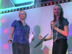 Noire, Brunette brune, Habillées, Lesbienne, Orgie, Chatte, Echangistes, Mouillée