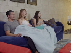 Cul, Noire, Blonde, Sucer une bite, En levrette, Seins naturels, Plan cul à trois, Nénés