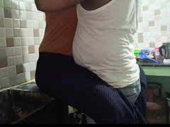 Universiteit, Huisvrouw, Indisch, Keuken, Vrijster, Rijpe lesbienne, Buiten, Lerarin