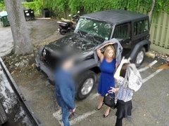 Nana, Gros cul, Gros seins, Sucer une bite, Voiture, Tir de sperme, En levrette, De plein air