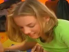 Leie, Braunhaarige, Hundestellung, Selbstgemacht, Höschen, Party, Muschi, Titten