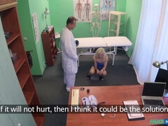 Sucer une bite, Médecin, En levrette, Doigter, Chatte, Fessée, Uniforme, Voyeur