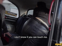 Amateur, Cul, Noire, Voiture, Européenne, De plein air, Cheveux courts, Nénés