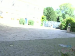 Amateur, Sucer une bite, Brunette brune, Éjaculation interne, Piercing, Maigrichonne, Dénudage, Allumeuse