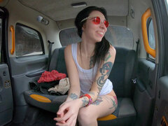 Young hippie Giada Suicide gets hard dick in the car