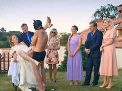 デカ尻, デカチン, デカパイ, ブロンド, フェラチオ, パーティ, 剃毛, 結婚式