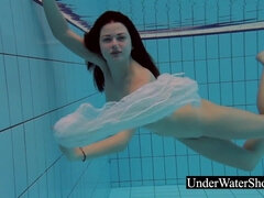 18 ans, Amateur, Brunette brune, Femelle, Hd, Nudiste, Solo, Adolescente