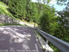 Enthousiasteling, Grote mammen, Pijpbeurt, Sperma shot, Hardcore, Buiten, Trio, Oud