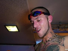 Habillées, Lesbienne, Orgie, Fête, Actrice du porno, Satin, Echangistes, Mouillée
