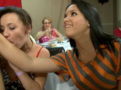 Blasen, Schwanz, Gruppe, Handjob, Öffentlich