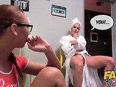 Большие сиськи, Брюнетки, Пальцем, Лесбиянка, Лизание, Зрелые, Милф, Киски
