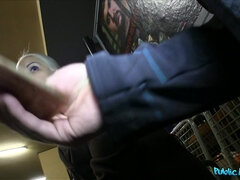 Incroyable, Nana, Salle de bains, Sucer une bite, Femme couguar, Faciale, Pov, Chatte