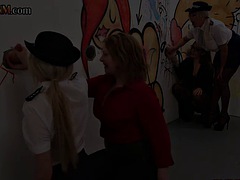 Tetas grandes, Cfnm, Vestidas, Besar, Madres para coger, Orgía, Puta, Trio