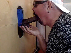 guzzling hefty ebony Meat At The Gloryhole