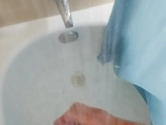 Mischievous hippy with gigantic lollipop stroking off and spunking in the douche