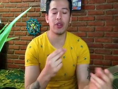 Gay Porn - Tuve Que Cogerme A Mi Jefe Para Ganar Un Aumento Y Un Mejor Puesto (relato Sexual/historia De Un Seguidor) 17 Min