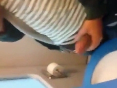 ENDOWED DEMONSTRATING HIS PICK IN THE TEACH DOUCHE