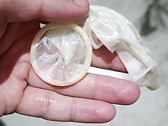 Muth maarne ke baad condom me hi cumshot