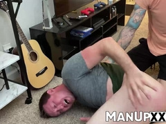Jocks fighting make them very kinky & moan loudly