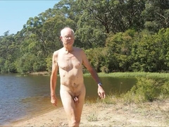 elder guy lean dips