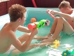 A bunch of twinks are having sex anywhere they can