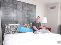 Watch these hot guys take turns on a wild money-shot oral orgy with a cumshot finale!