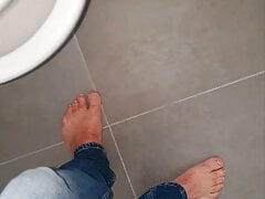 Master Ramon takes a piss in his sexy tight jeans, hot