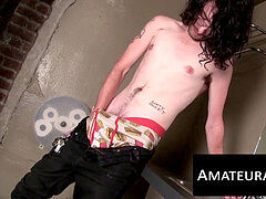 He luvs wanking off his unshaved meatpipe