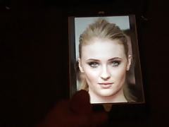 Sophie Turner cum tribute