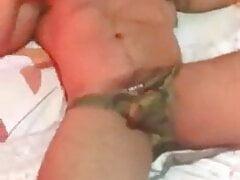 Unos previos a un servicio sexual ,este hoyito goloso