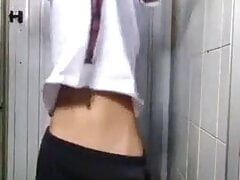 Novinho Gostoso Batendo Punheta