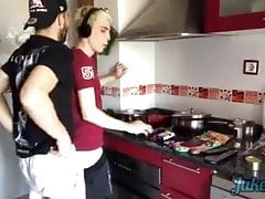Gay Sex : Cooking Fuck